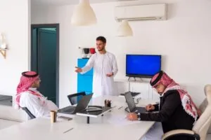 بررسی فرصتهای ثبت شرکت در بخش فناوری عمان